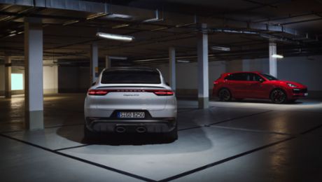 Sporty SUV duo: the new Cayenne GTS models